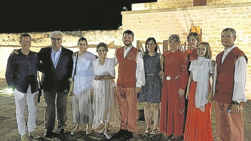 Bujalance colabora con un pueblo amazónico a través de la música en el castillo