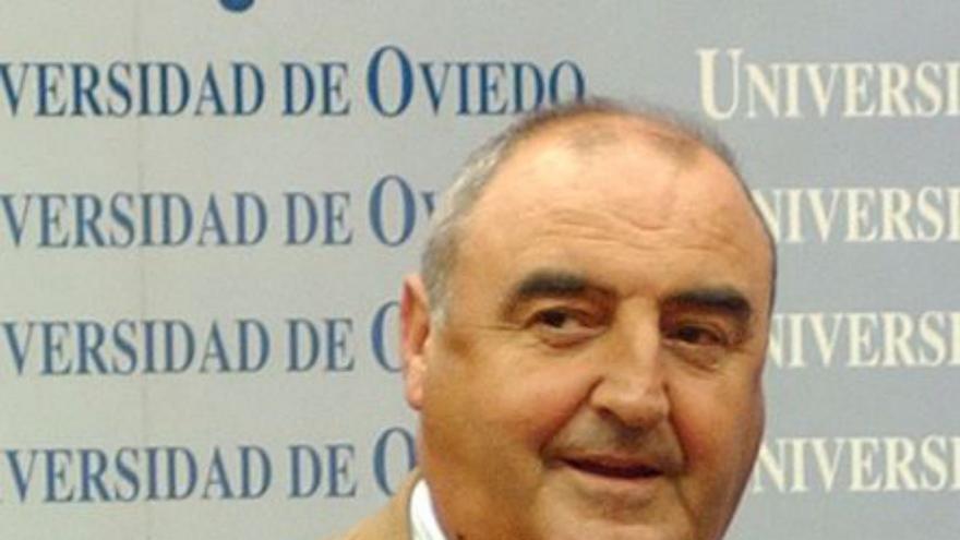 Fallece el catedrático de Química Fernando Aznar, que dirigió los deportes universitarios