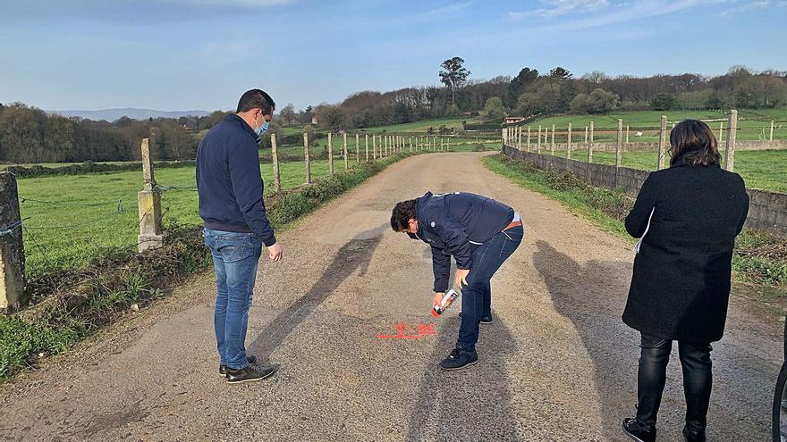 Cuñarro anuncia mejoras en viales de núcleos de Xaxán, Anzo y Vilatuxe