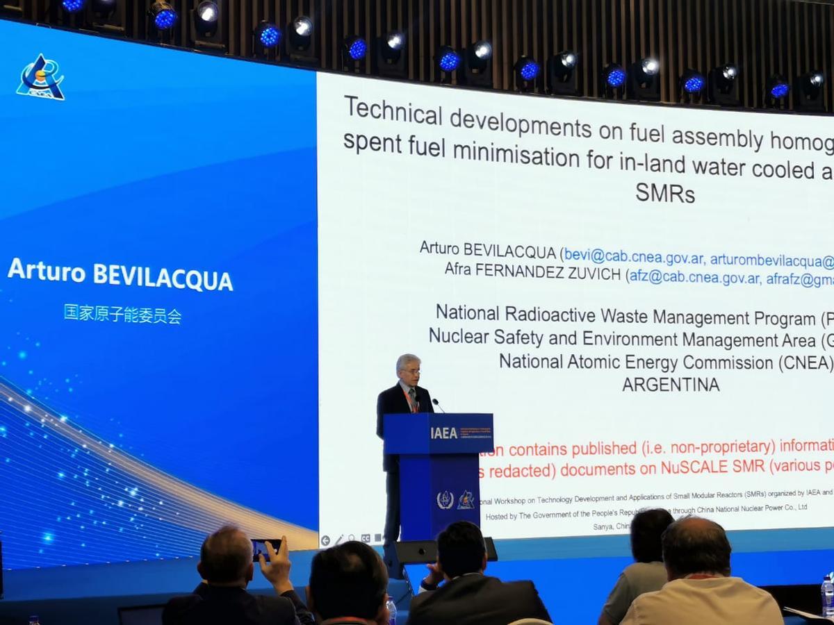 Arturo Bevilacqua, CEO de Inam, también forma parte como experto de la Agencia Internacional de Energía Atómica, con sede en Viena (Austria). En la imagen, durante su intervención en un congreso en China.