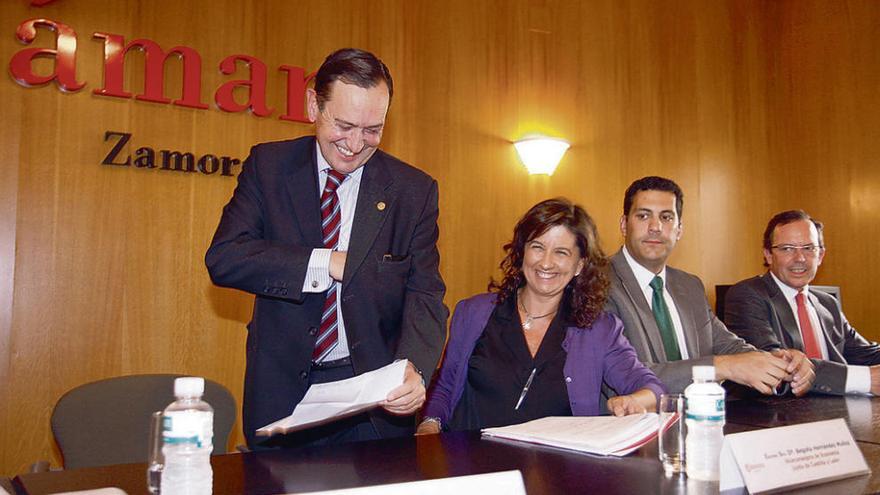 La presidencia del último pleno electoral de la Cámara de Comercio, en abril de 2010.