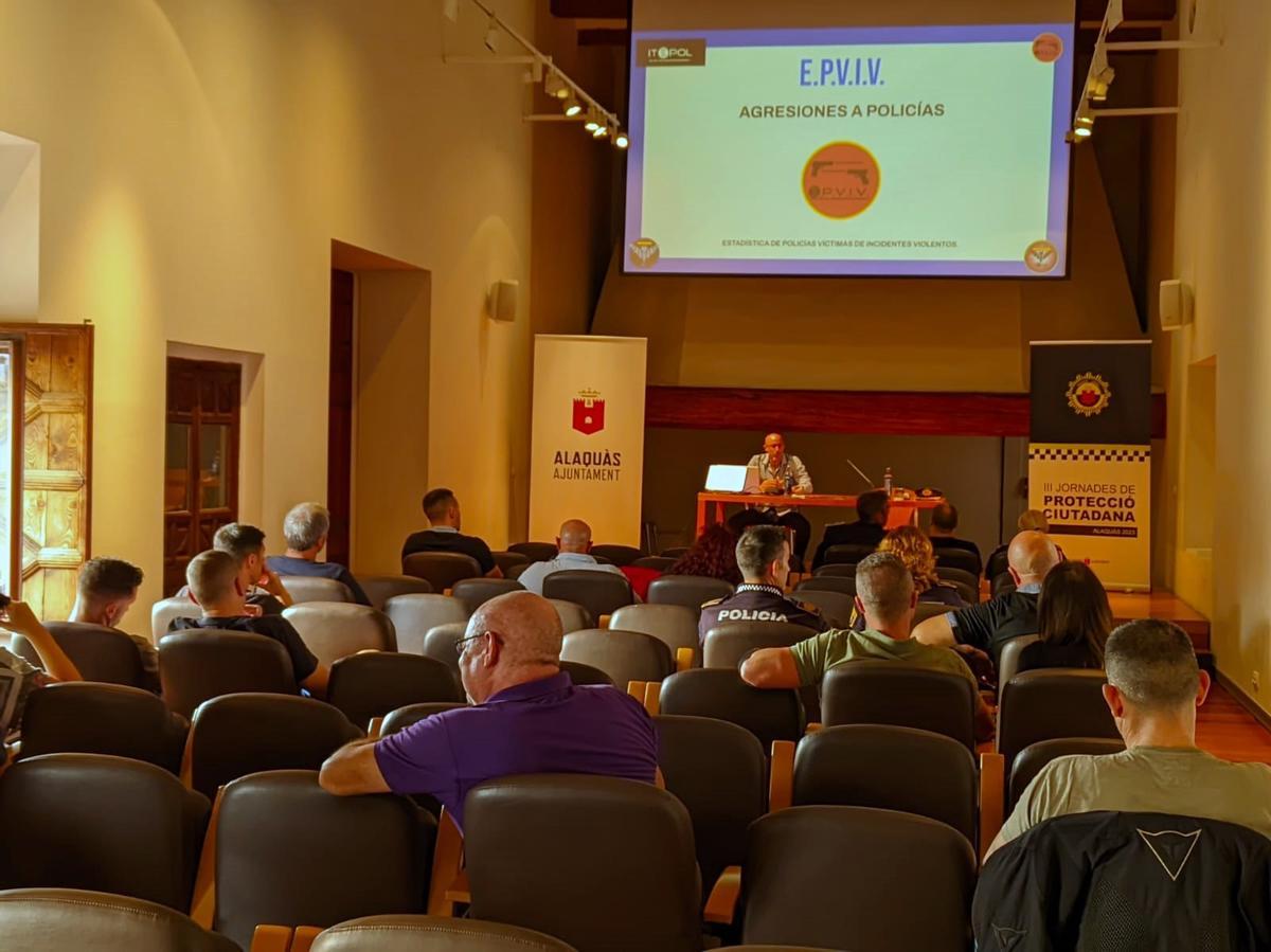 Asistentes a las jornadas de Protección Ciudadana de Alaquàs