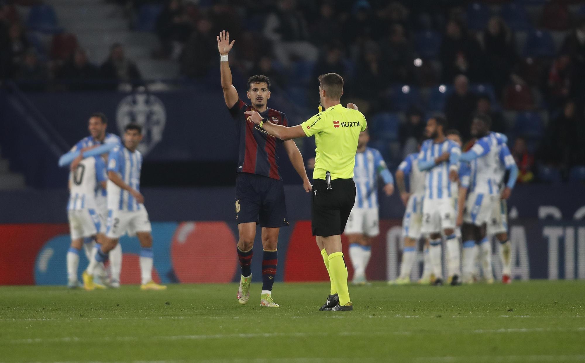 El Levante UD gana por la mínima al Málaga en el Ciutat