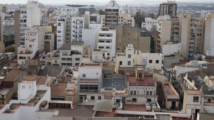 Castelló aprueba rebajas en la plusvalía para aliviar la presión fiscal municipal a los vecinos
