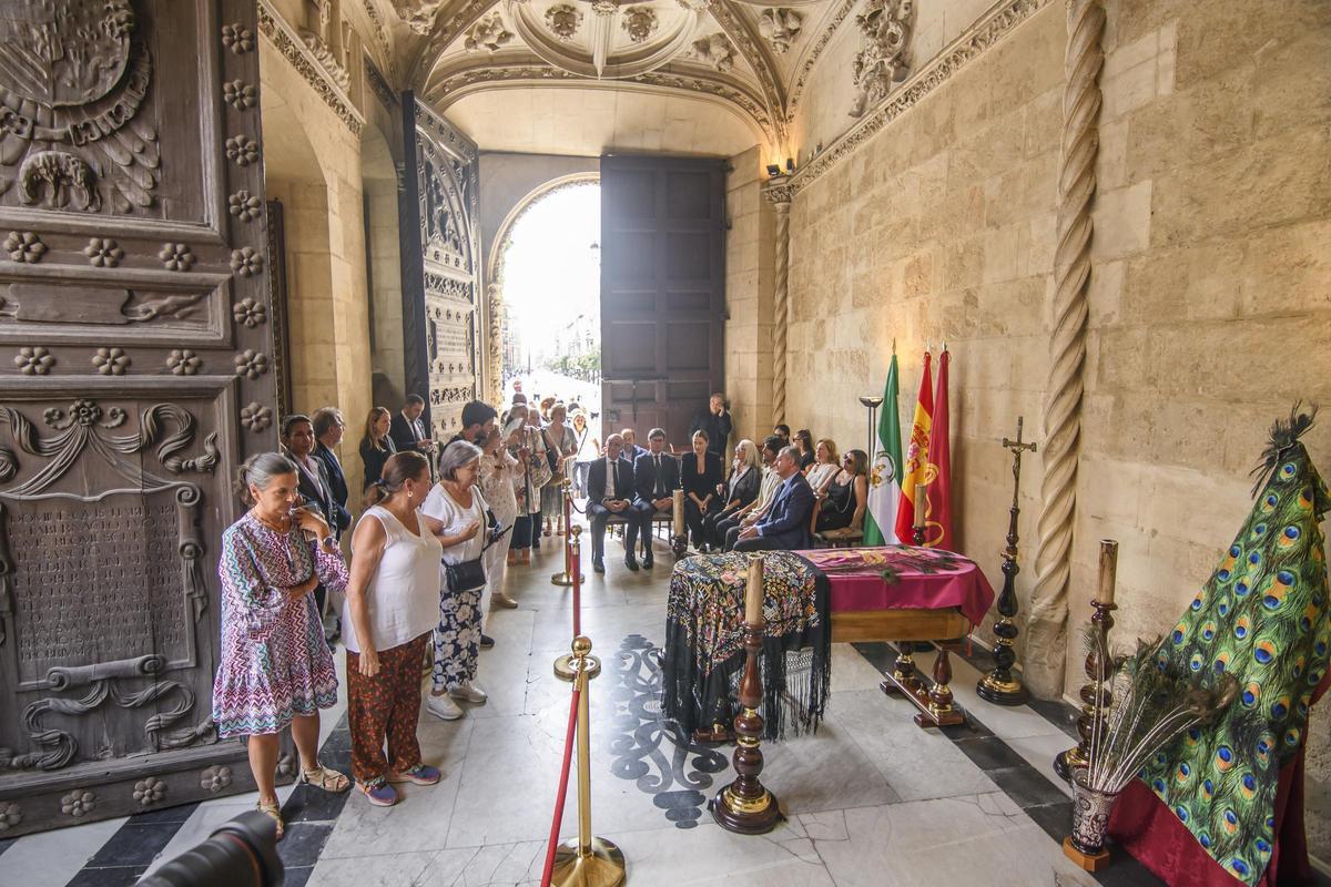 Capilla ardiente de María Jiménez en el Ayuntamiento de Sevilla.