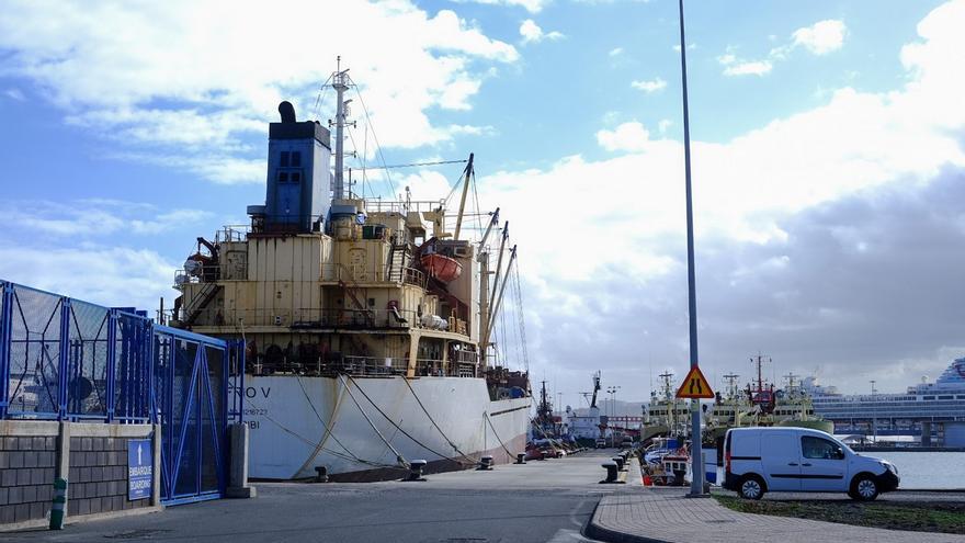 La Luz construye una rampa en el Fransari para la línea de Fred. Olsen a Huelva