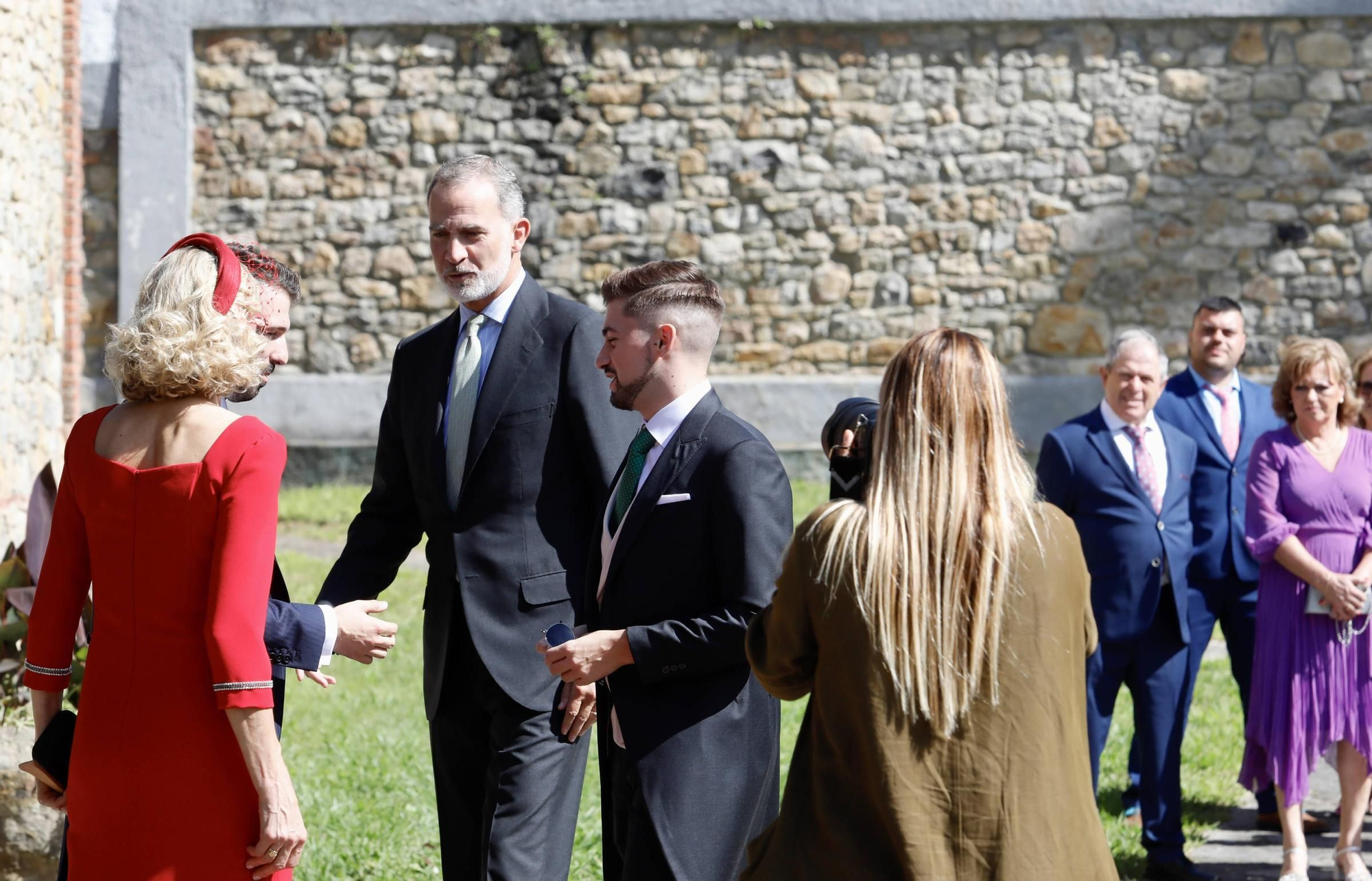 El Rey Felipe VI, testigo de excepción en la boda de su ahijado en Gijón (en imágenes)