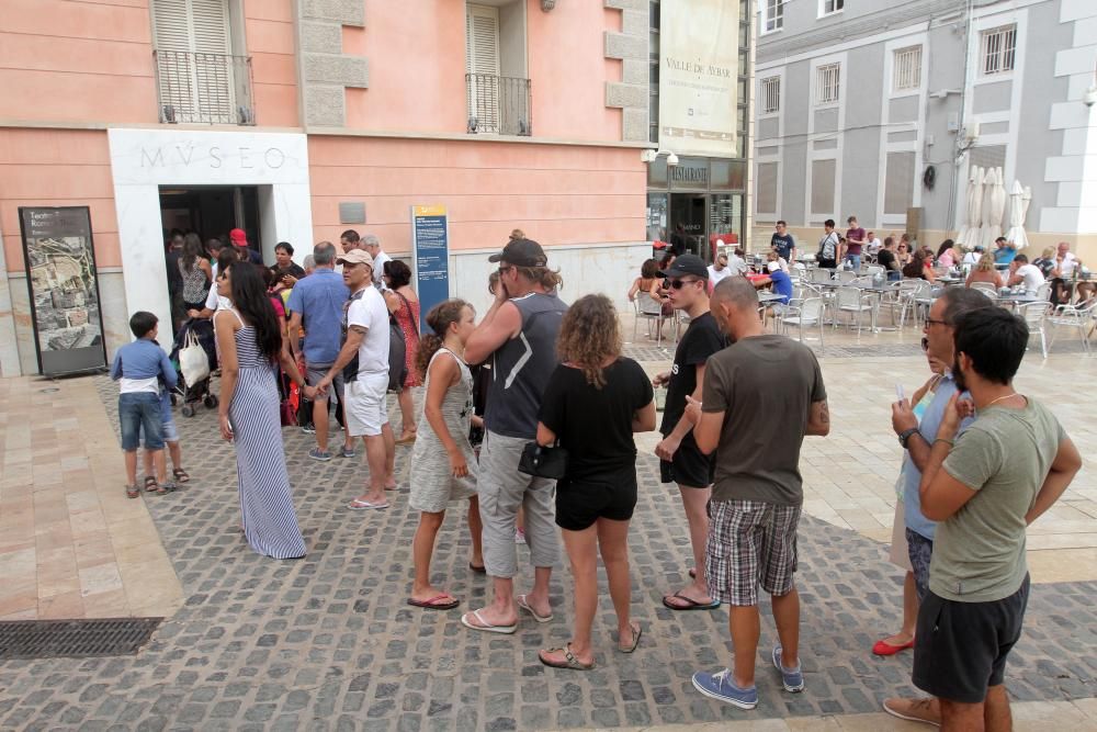 Los turistas 'huyen' de la costa y se refugian en