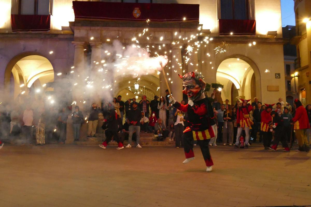 EN IMATGES | L'Entxipa't i la Diabòlica encenen la primera jornada de les Fires i Festes de la Santa Creu