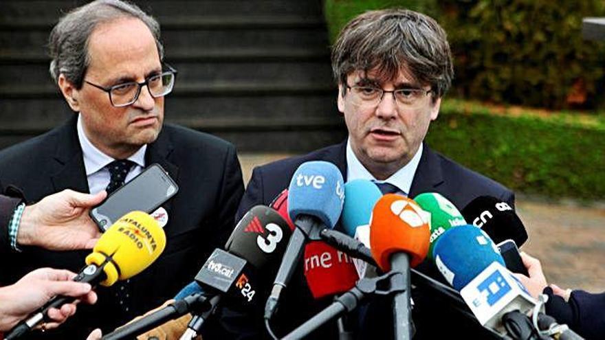 El president Quim Torra i l&#039;expresident Carles Puigdemont, ahir a Waterloo