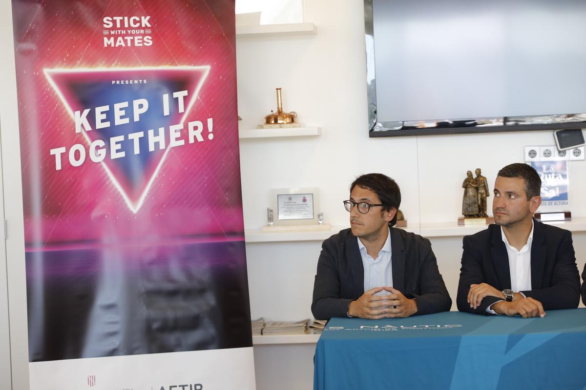 Iago Negueruela y Marcos Serra, ayer, durante la presentación de la campaña.
