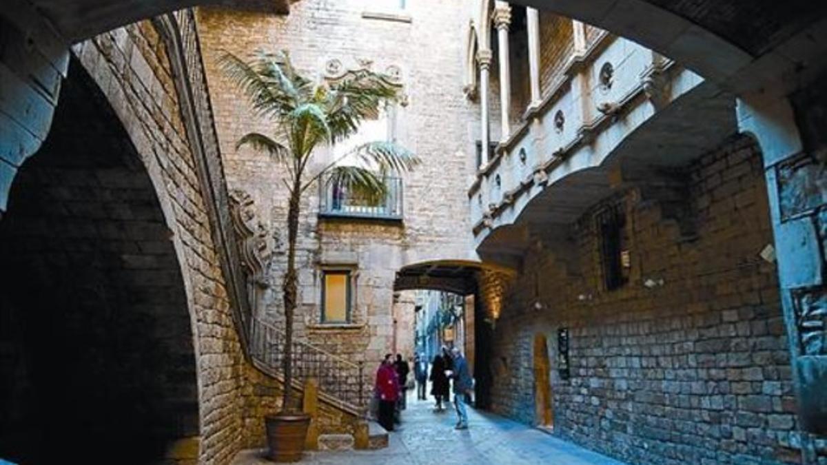 La entrada del Museu Picasso en la calle Montcada, uno de los lugares más visitados del barrio del Born.