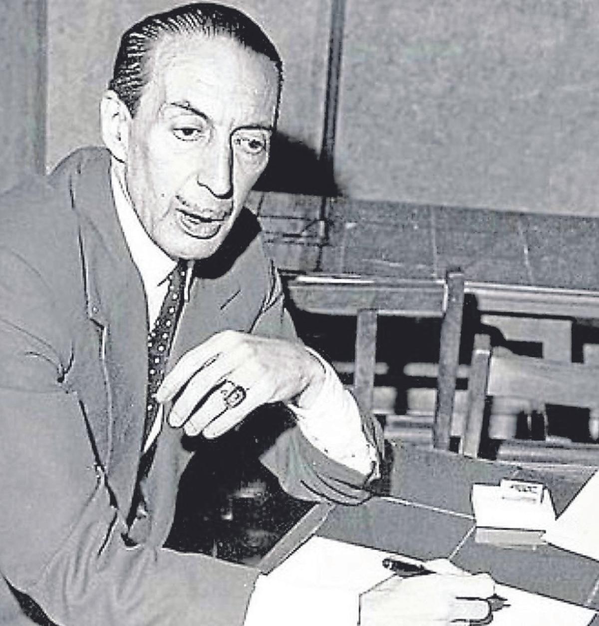 El escritor César González Ruano