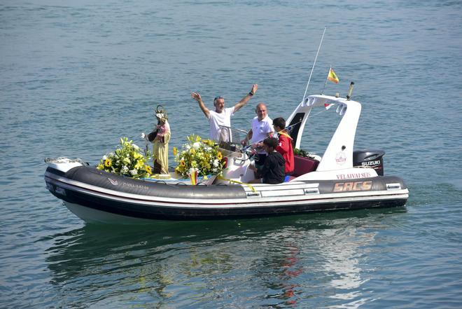 As Xubias muestra su fervor por la Virgen del Carmen en A Coruña