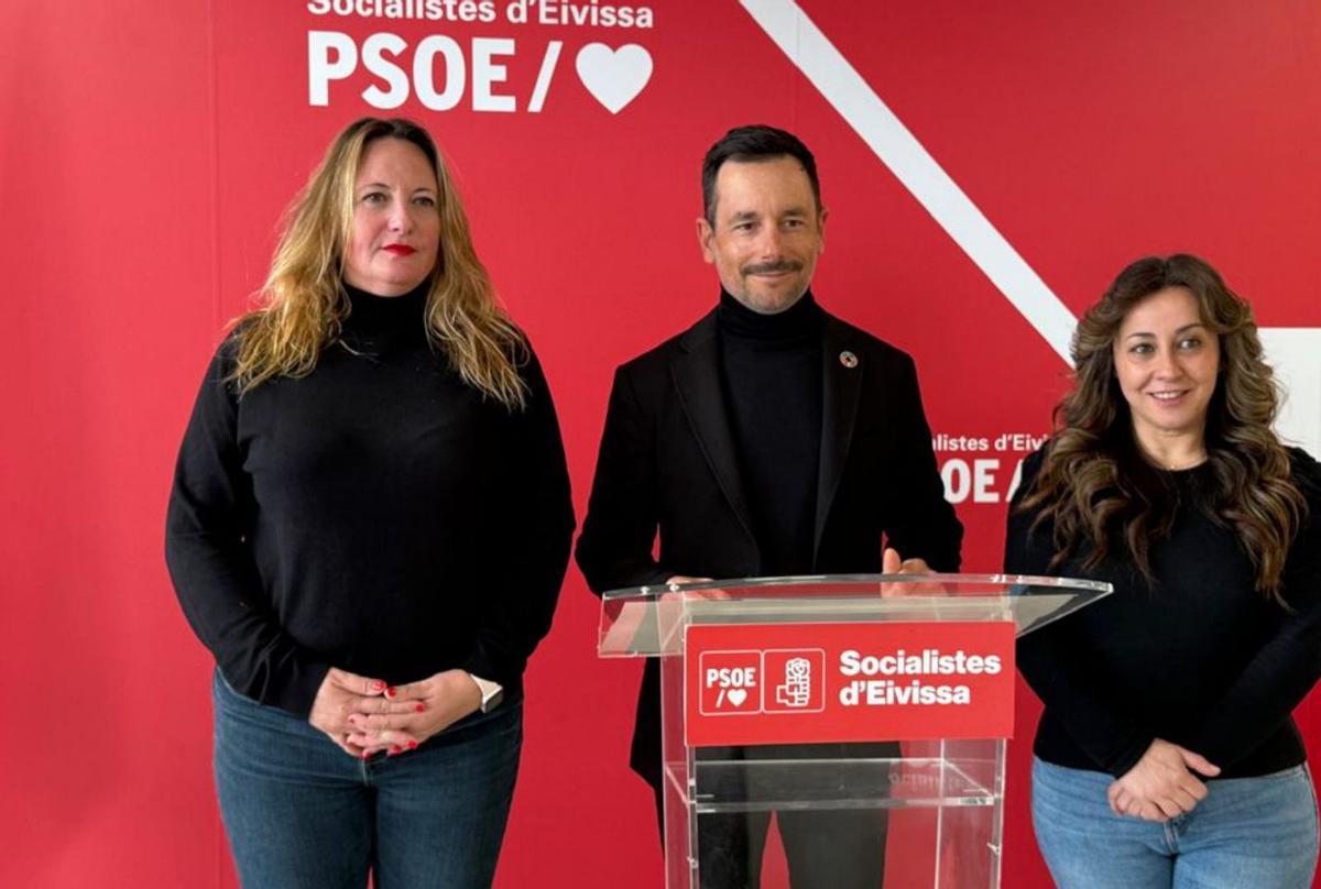 Un momento de la rueda de prensa del PSOE. | J.A.C.