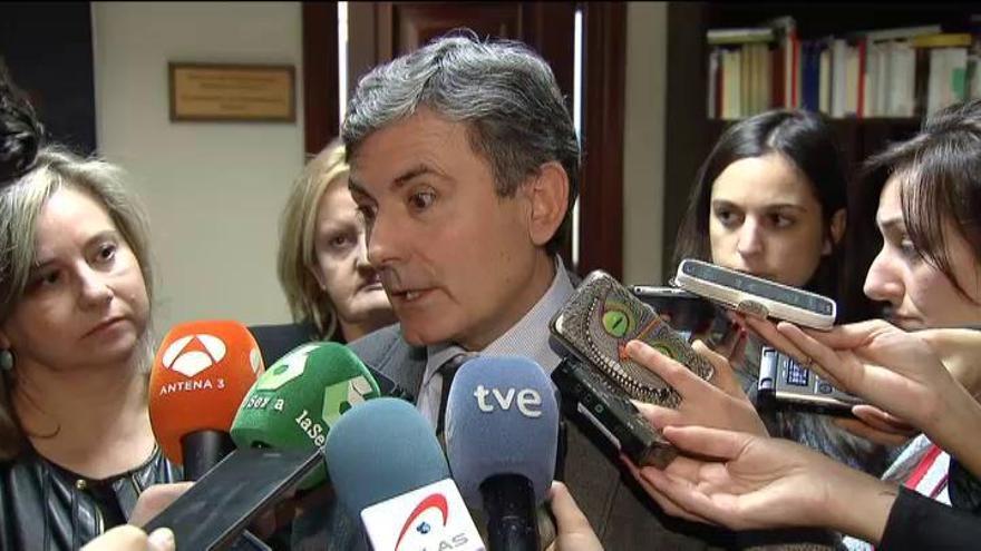 El PSOE acusa al PP de permitir a la familia Pujol "irse de rositas"