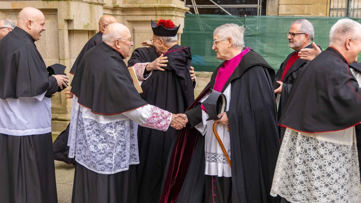 Encuentro insólito entre cabildos en la Catedral