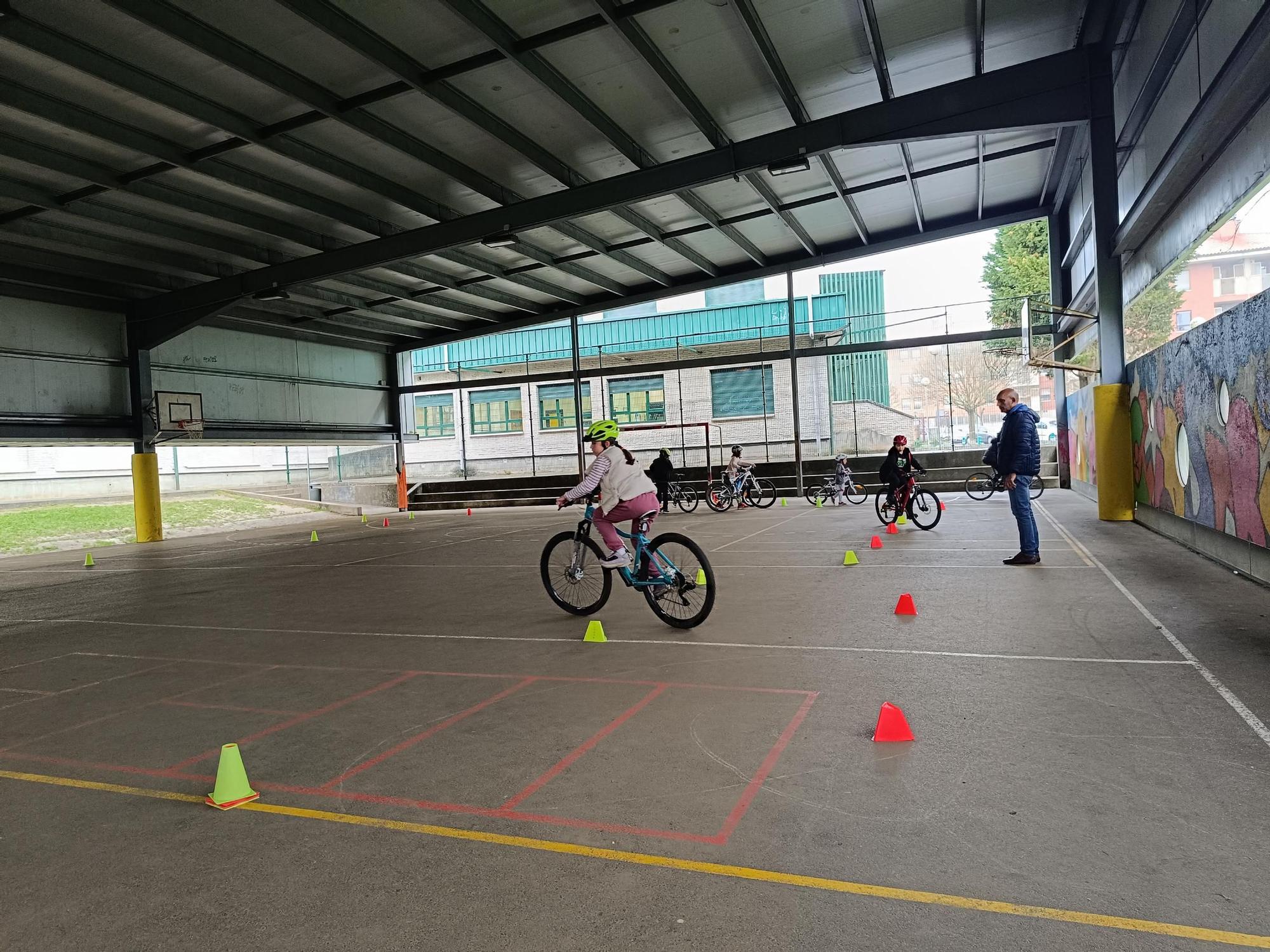 Pasión sobre ruedas: la extraescolar de ciclismo en el colegio de La Fresneda