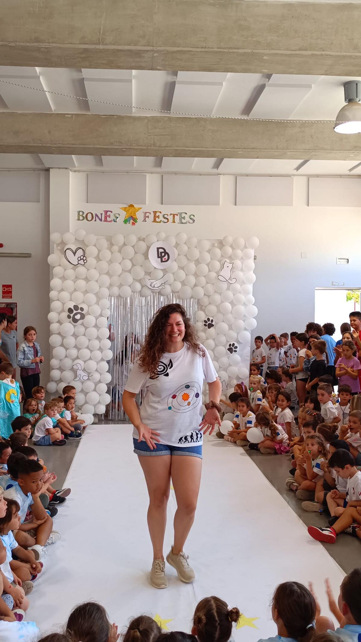 Pequeños diseñadores solidarios y amantes de los animales en Sant Antoni Pequeños diseñadores solidarios y amantes de los animales en Sant Antoni