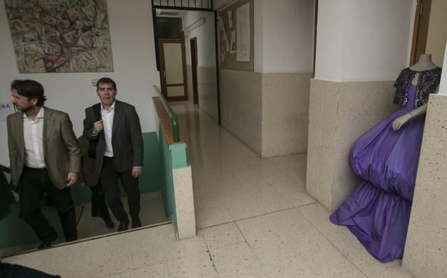 09/12/2016 EDUCACIÓN POLÍTICA  visita del presidente del gobierno Fernando Clavijo ey el presidente del cabildo de tenerife Carlos Alonso al Centro de Formación Profesional IES  Las Indias para explicar el proyectri Enlaza