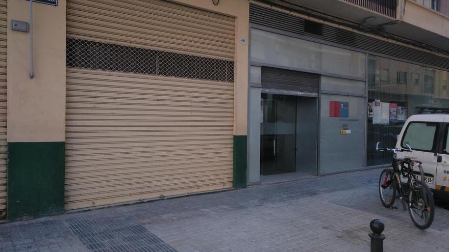 Oficina de Labora, en la calle Felipe Rinaldi de València, junto al local adquirido.