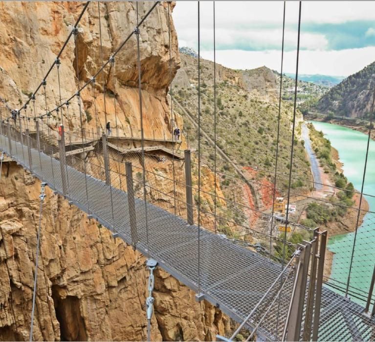 El puente colgante es el punto que más gusta de todo el recorrido.