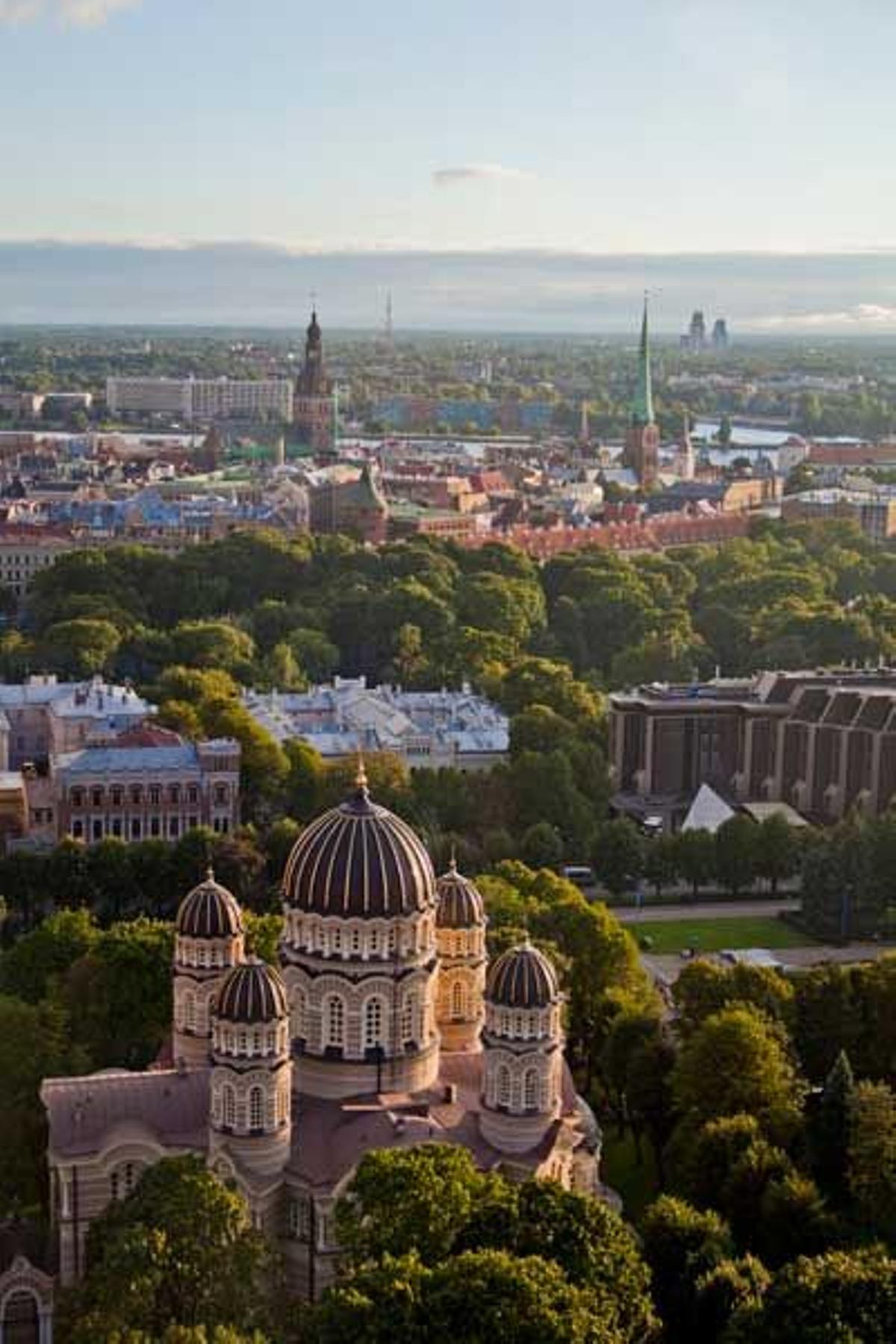 Catedral ortodoza de la Natividad de Riga.