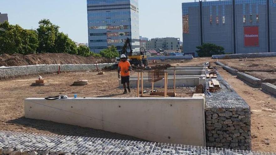 Les obres de l’aparcament gratuït de l’Eix Macià encaren la recta final