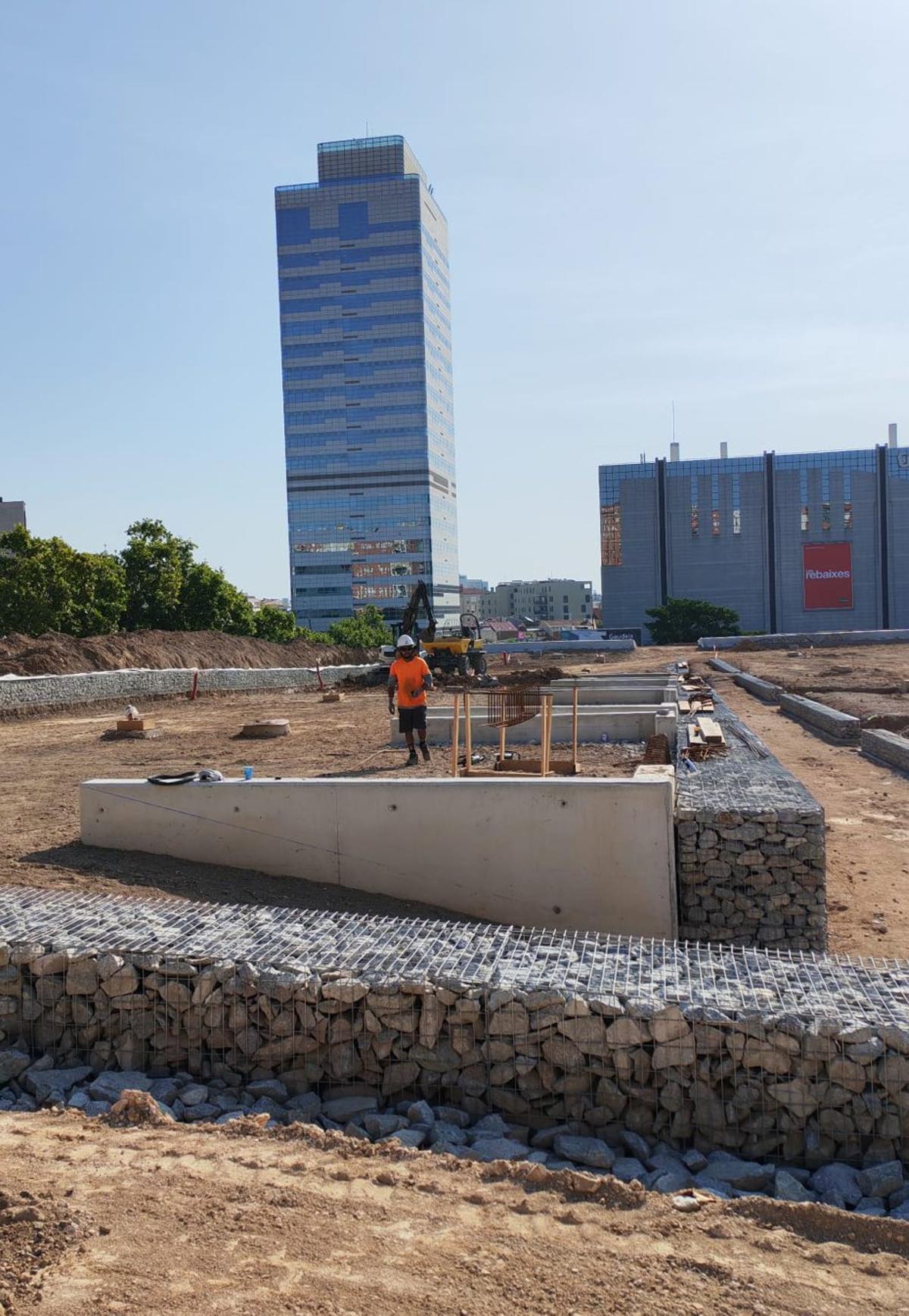 Les obres de l’aparcament gratuït de l’Eix Macià encaren la recta final