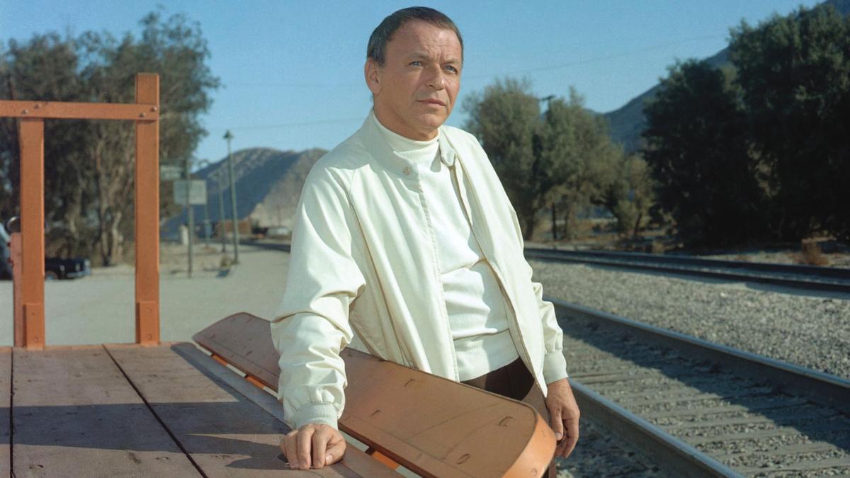 Frank Sinatra, en una foto promocional de 'Watertown'