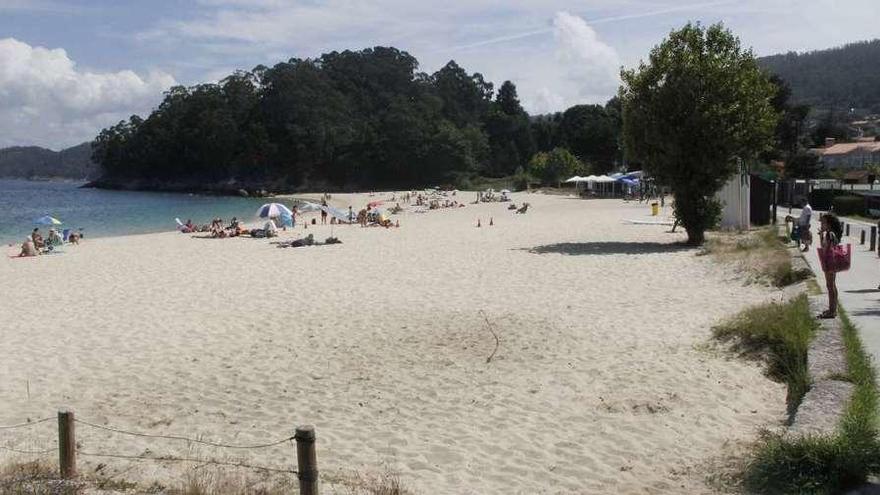 La playa de Portomaior aspira a repetir bandera azul para el próximo verano. // Santos Álvarez