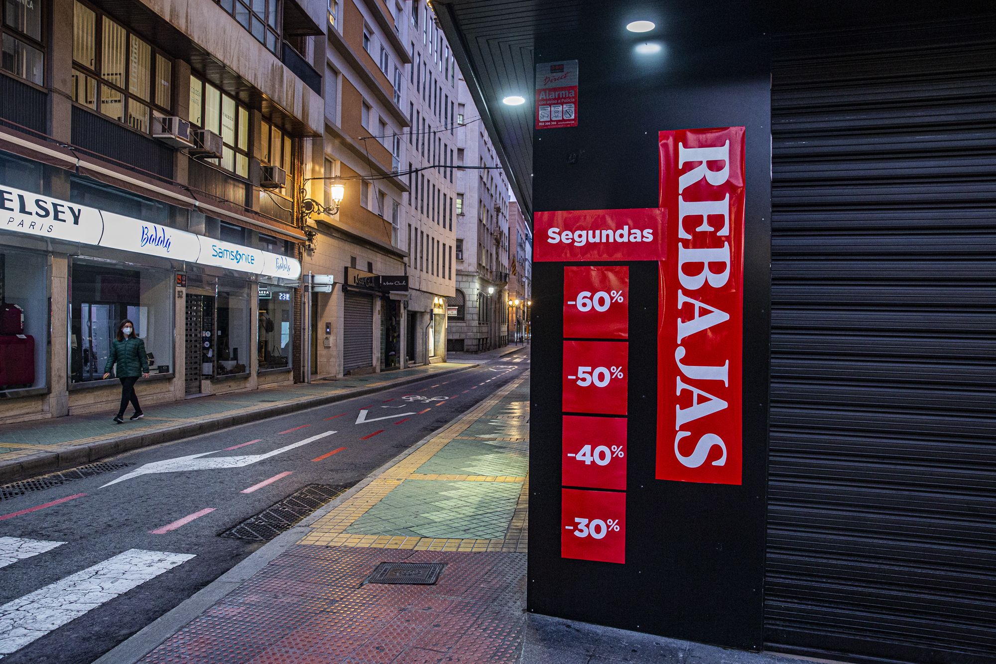 La clausura de la hostelería deja desiertas las calles comerciales de Alicante