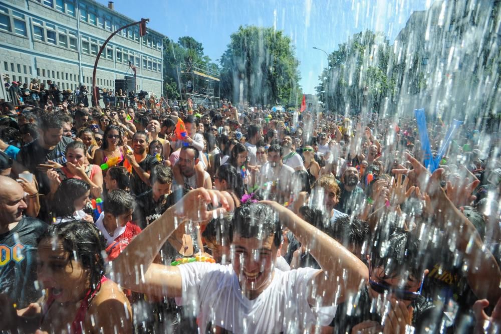 ¡Búscate en la Fiesta del Agua de Vilagarcía!