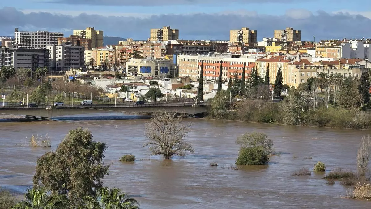 La Junta advierte de posibles inundaciones con el Guadiana en máximos y una nueva borrasca mañana y llama a la prudencia tras un rescate en helicóptero