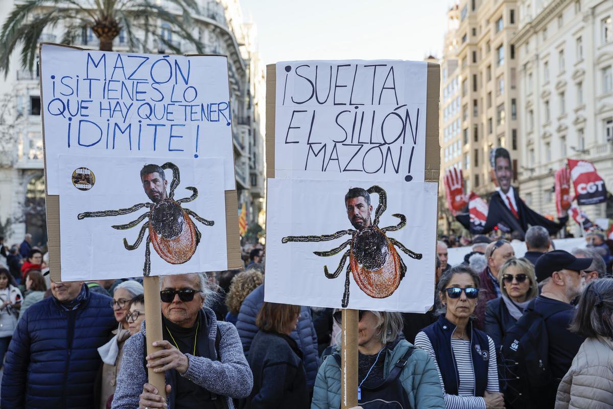 Las imágenes de la sexta manifestación en Valencia que exige la dimisión de Mazón por la DANA.