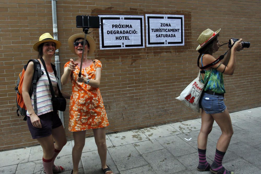 Manifestación contra la 'turistificación' de Ciutat Vella