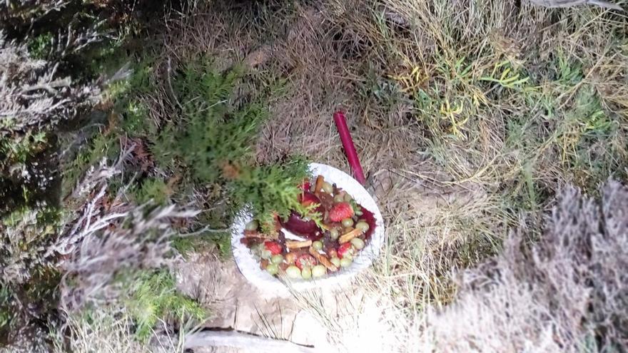 Una especie de &quot;ofrenda&quot; con un plato de frutas y velas provoca un incendio en Ibiza