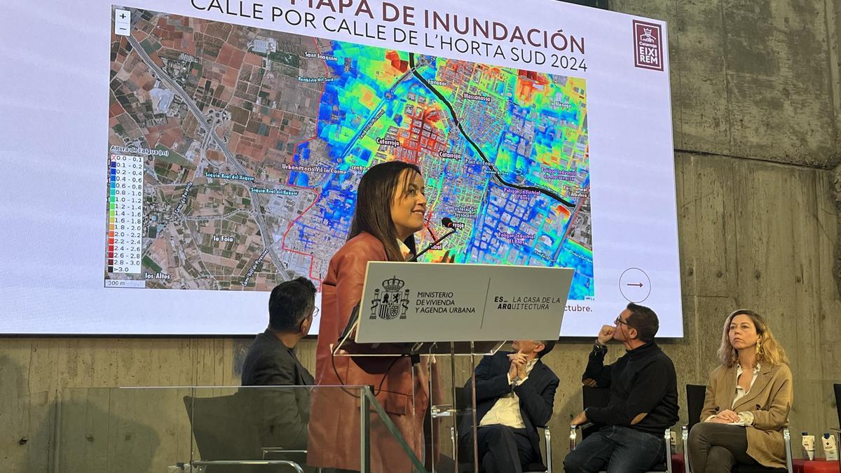 Lorena Silvent, alcaldesa de Catarroja, en su ponencia en Madrid.
