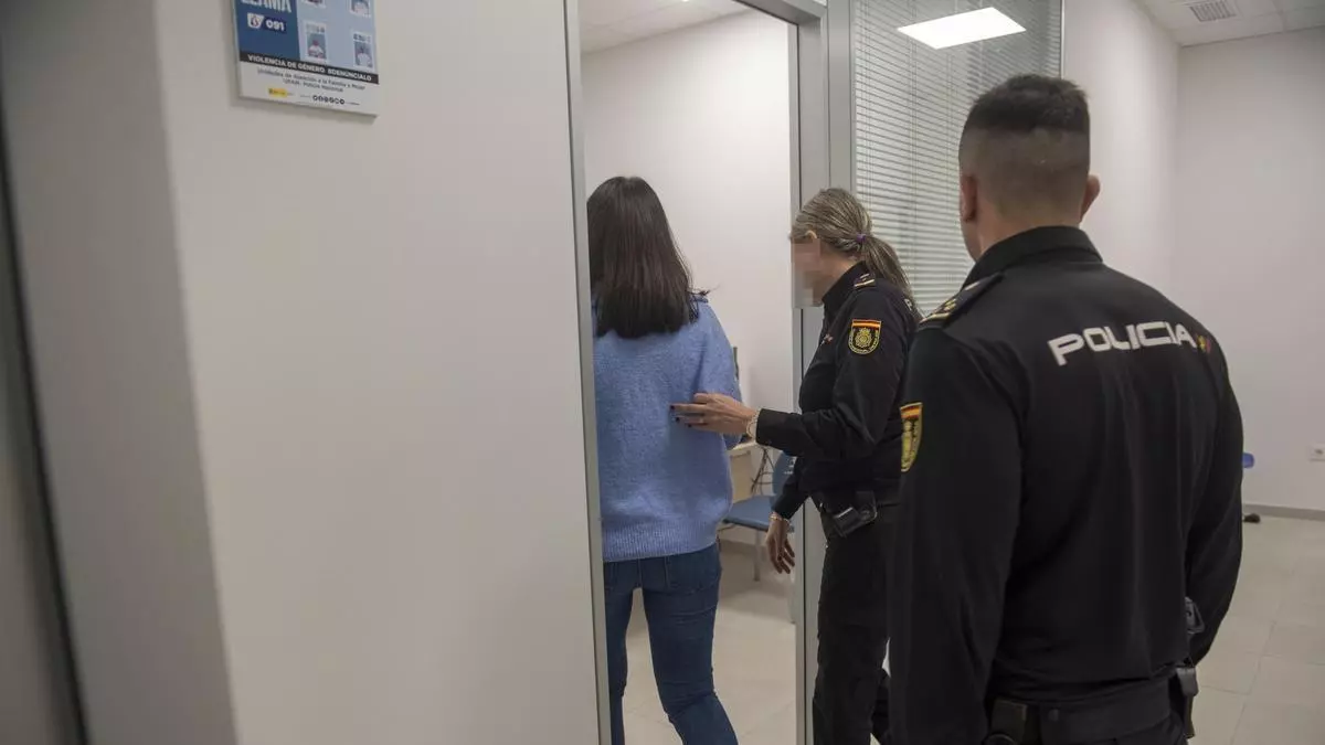 La Fiscalía advierte de que la plantilla forense es "claramente insuficiente" para perseguir los casos de maltrato y violación en A Coruña