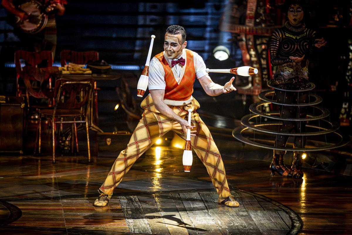 Desde su estreno en Montreal en 2014, KURIOS – Gabinete de Curiosidades ha cautivado a más de 6 millones de espectadores en más de 40 ciudades de todo el mundo.