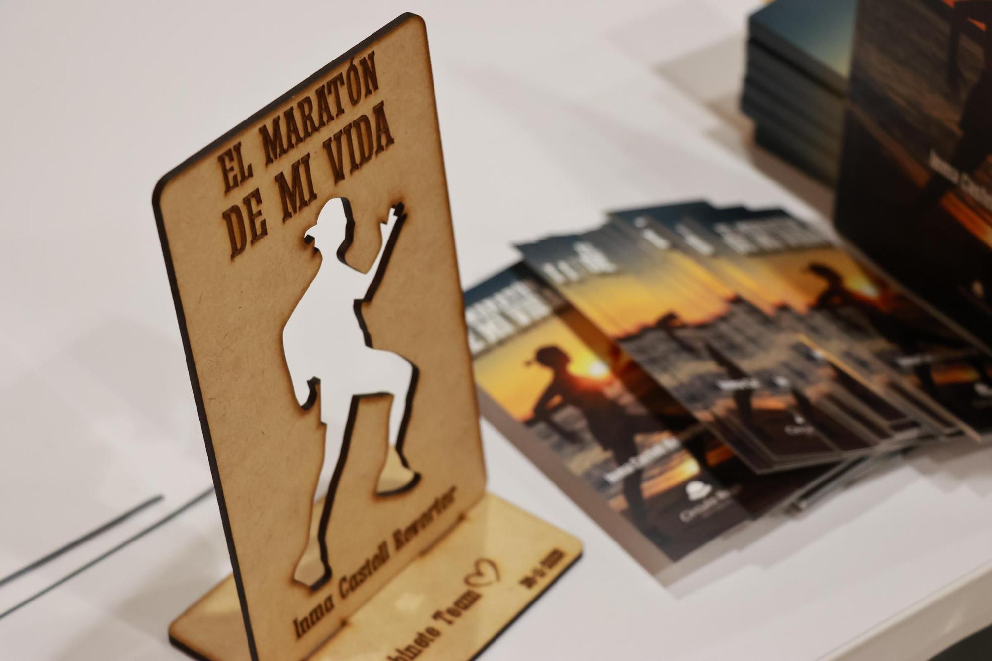 Inma Castell presenta su libro 'El maratón de mi vida' en el Menador
