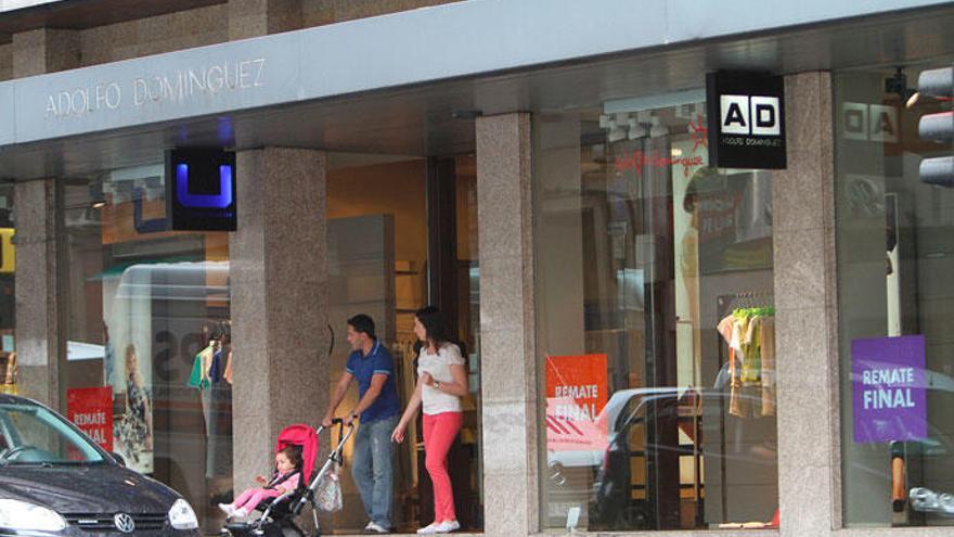 Tienda de Adolfo Domínguez en Ourense // I. OSORIO