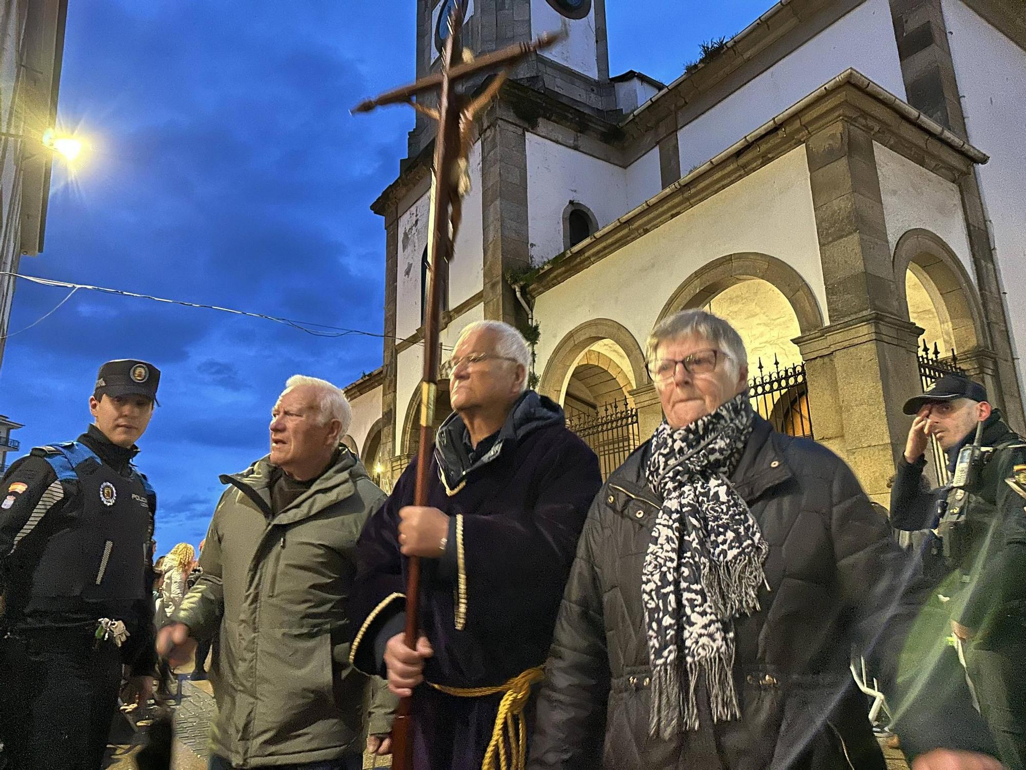 EN IMÁGENES | La envolvente procesión del Nazareno en Luarca