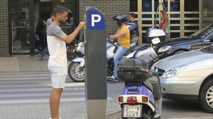 El concurso de la zona azul mantiene que no se podrá estacionar más de 2 horas