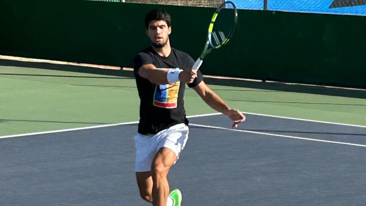 Alcaraz durante el entrenamiento de hoy