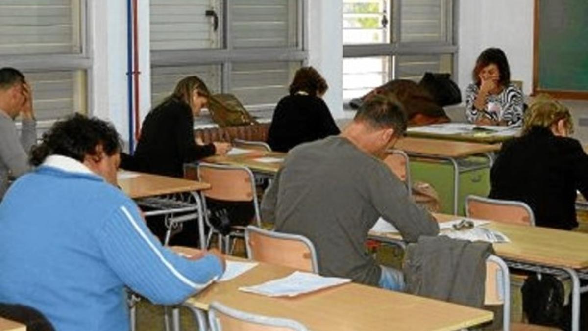 Una imagen del examen para obtener el equivalente al nivel C de Catalunya, en Vinaròs, el noviembre pasado.