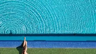 Quines piscines es poden omplir? Generalitat, municipis i sector turístic negocien les excepcions