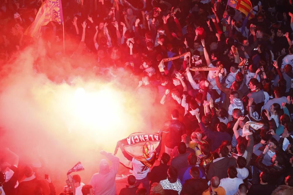 Euforia en el balcón de Mestalla