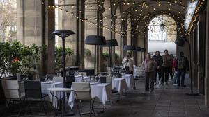 Els restaurants dels Porxos del Port tindran terrasses