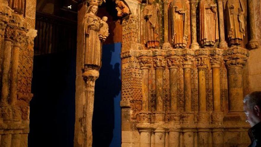 El Pórtico de la Majestad, en el primer capítulo de Aqva